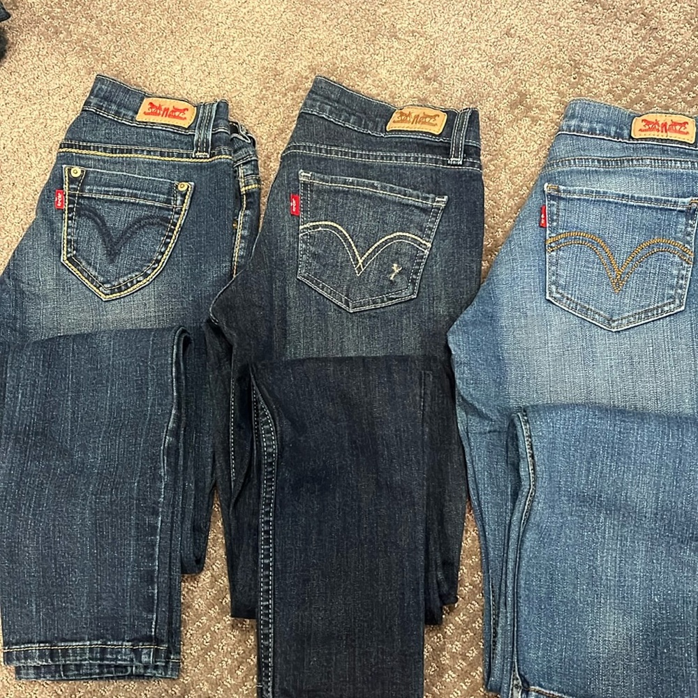 Levi 524 Bundle! - image 1